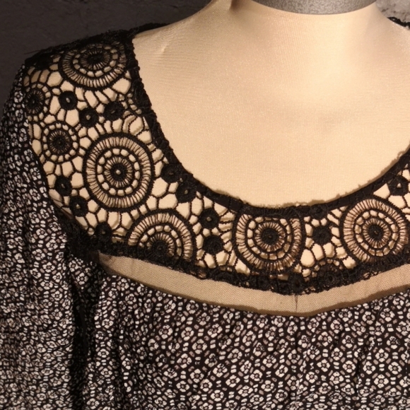 Reitmans Large crochet top - Picture 2 of 4